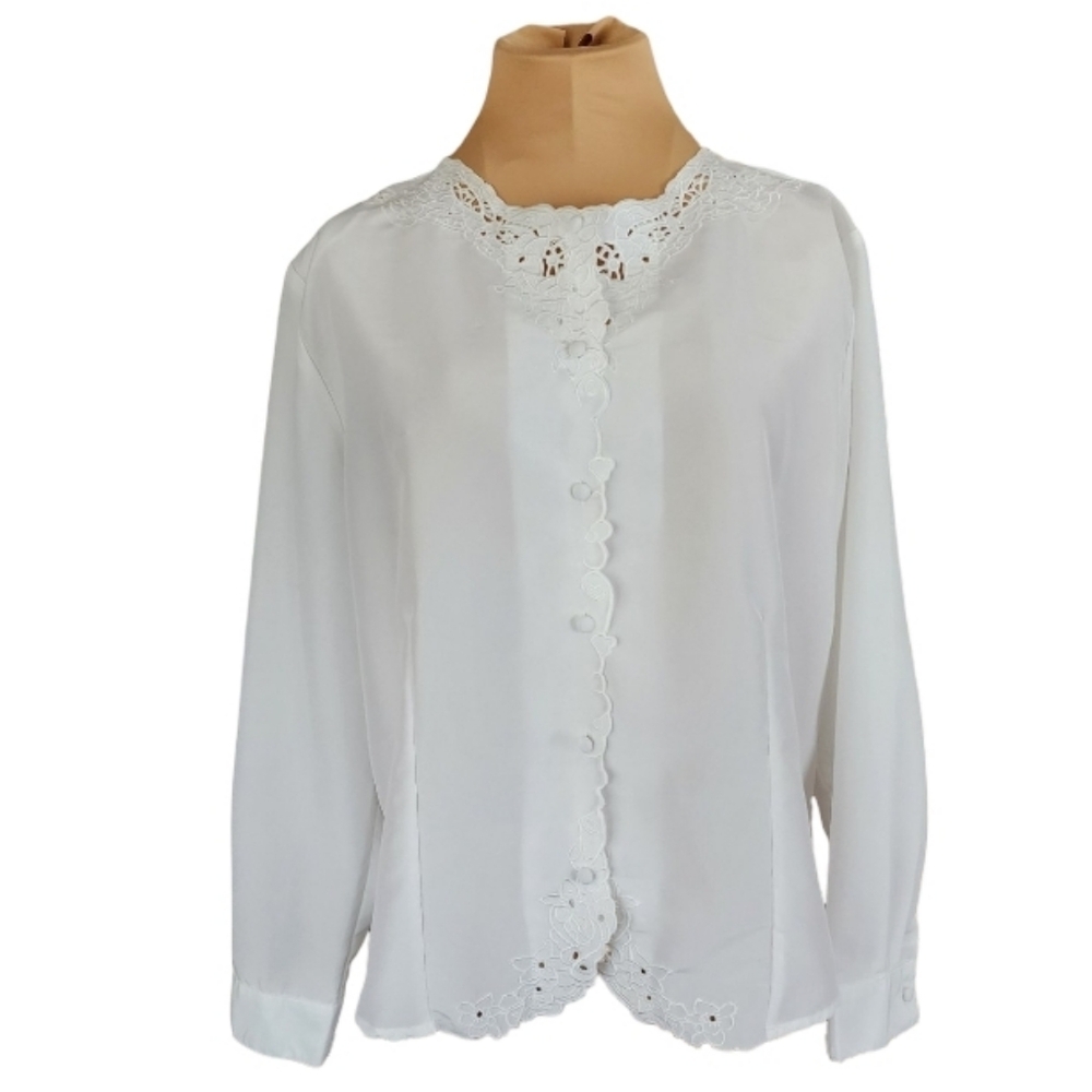 National Off-White Blouse 18P  Scalloped Embroidered Button Front Blouse